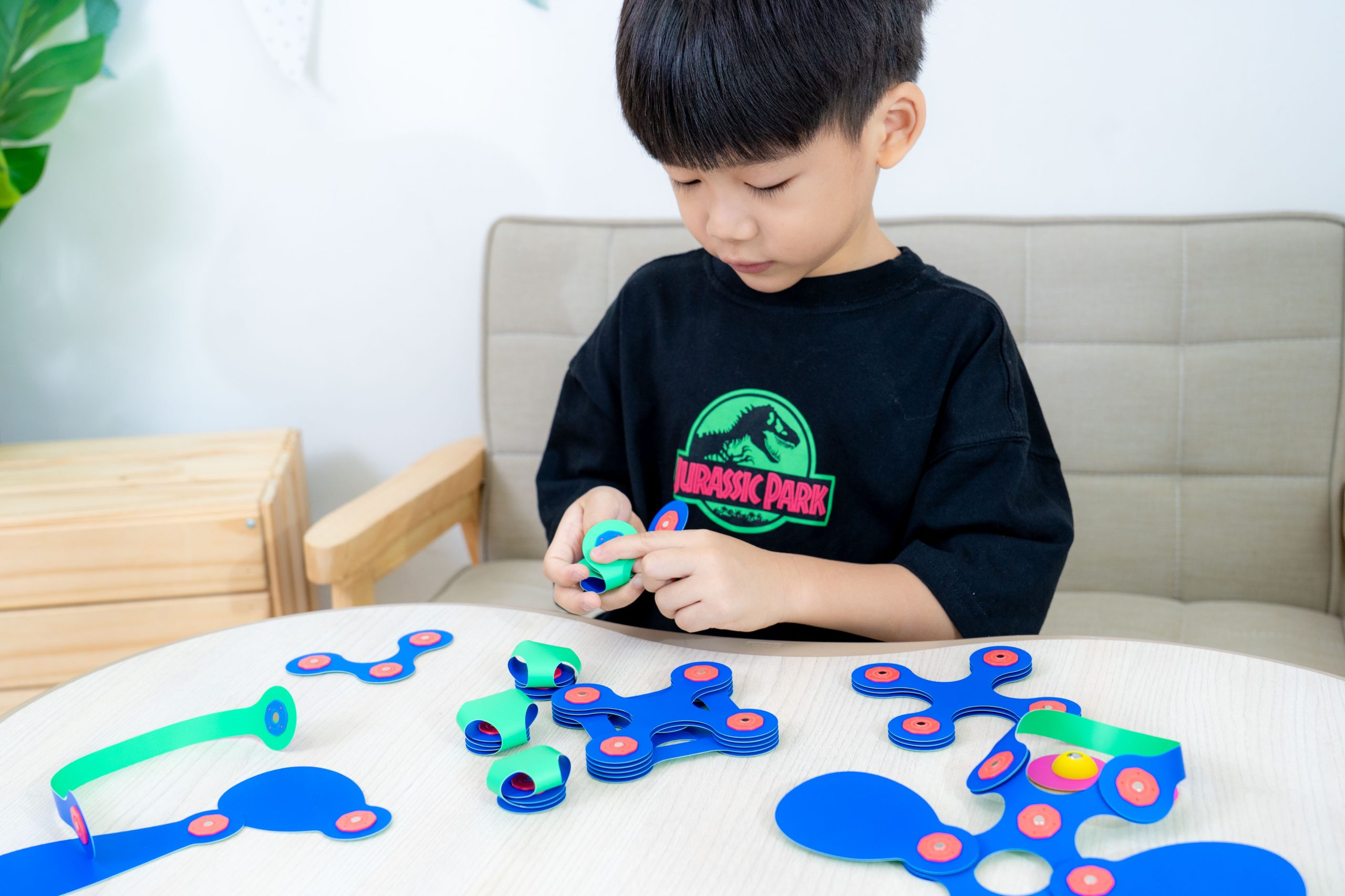 磁力片新玩法【美國Clixo創樂多磁力片:不只2D平面,還能3D變化+戴上身】史上最讚茜茜獨家套組~孩子超愛! 磁力片新玩法【美國Clixo創樂多磁力片:不只2D平面,還能3D變化+戴上身】史上最讚茜茜獨家套組~孩子超愛!