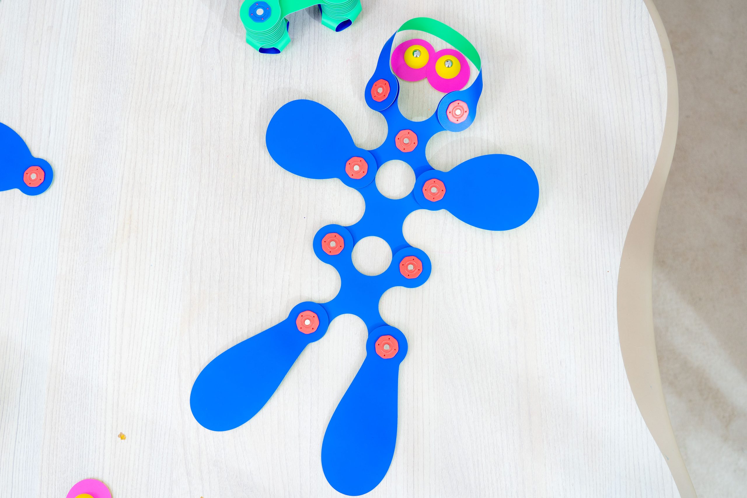 磁力片新玩法【美國Clixo創樂多磁力片:不只2D平面,還能3D變化+戴上身】史上最讚茜茜獨家套組~孩子超愛! 磁力片新玩法【美國Clixo創樂多磁力片:不只2D平面,還能3D變化+戴上身】史上最讚茜茜獨家套組~孩子超愛!