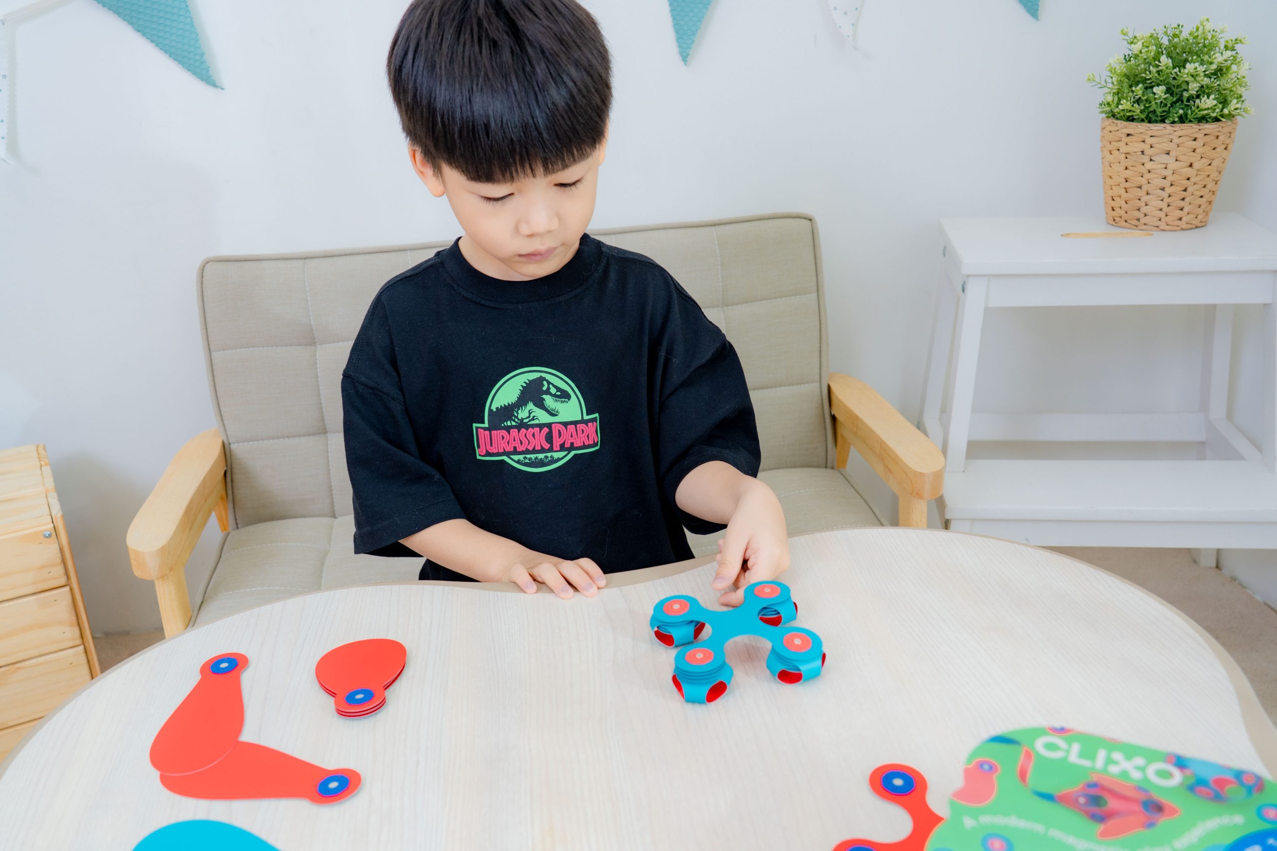 磁力片新玩法【美國Clixo創樂多磁力片:不只2D平面,還能3D變化+戴上身】史上最讚茜茜獨家套組~孩子超愛! 磁力片新玩法【美國Clixo創樂多磁力片:不只2D平面,還能3D變化+戴上身】史上最讚茜茜獨家套組~孩子超愛!