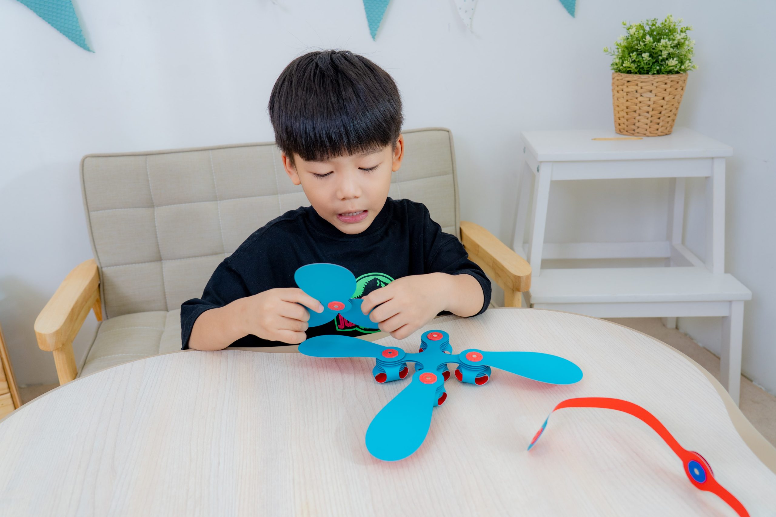 磁力片新玩法【美國Clixo創樂多磁力片:不只2D平面,還能3D變化+戴上身】史上最讚茜茜獨家套組~孩子超愛! 磁力片新玩法【美國Clixo創樂多磁力片:不只2D平面,還能3D變化+戴上身】史上最讚茜茜獨家套組~孩子超愛!