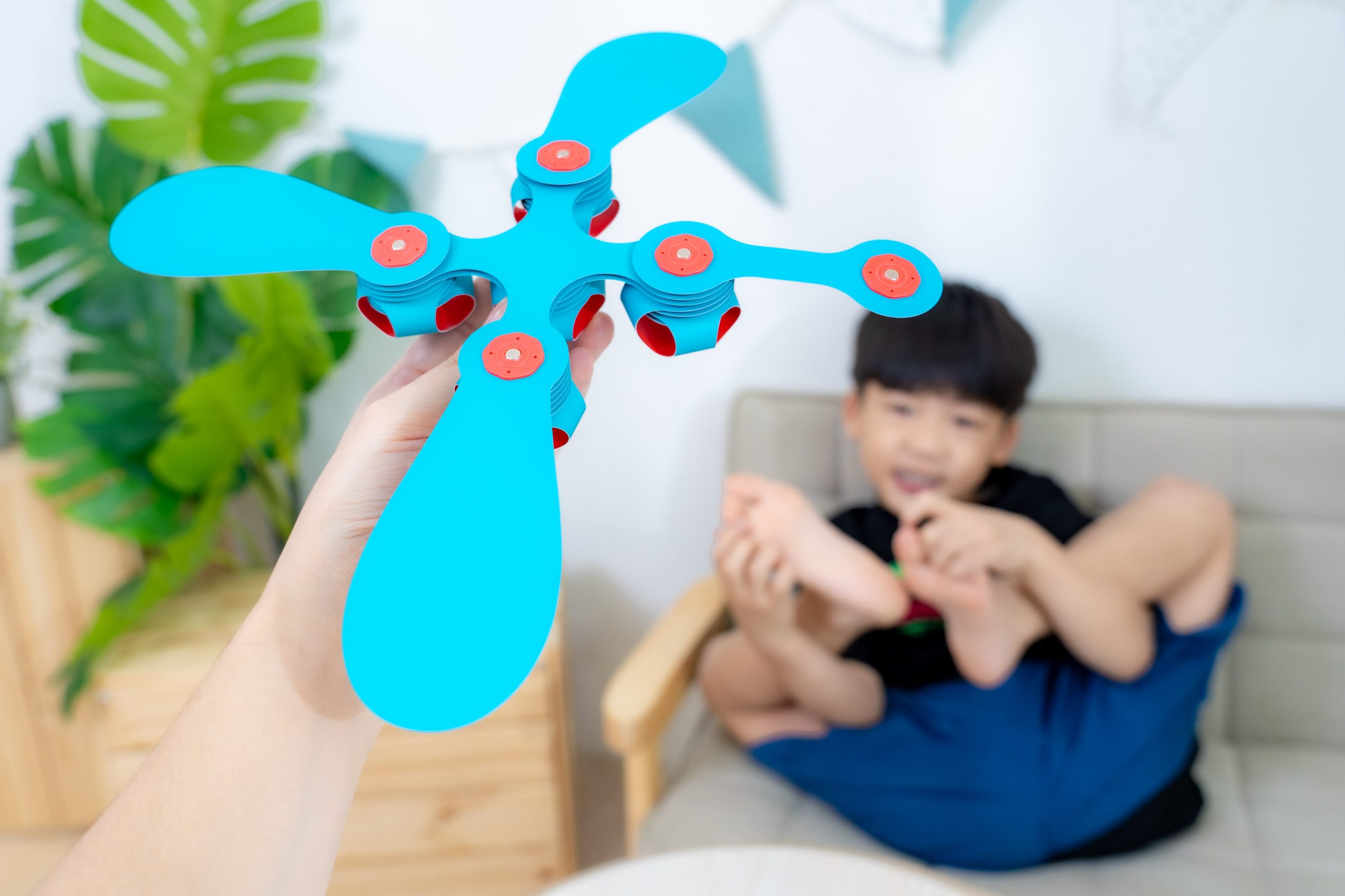 磁力片新玩法【美國Clixo創樂多磁力片:不只2D平面,還能3D變化+戴上身】史上最讚茜茜獨家套組~孩子超愛! 磁力片新玩法【美國Clixo創樂多磁力片:不只2D平面,還能3D變化+戴上身】史上最讚茜茜獨家套組~孩子超愛!