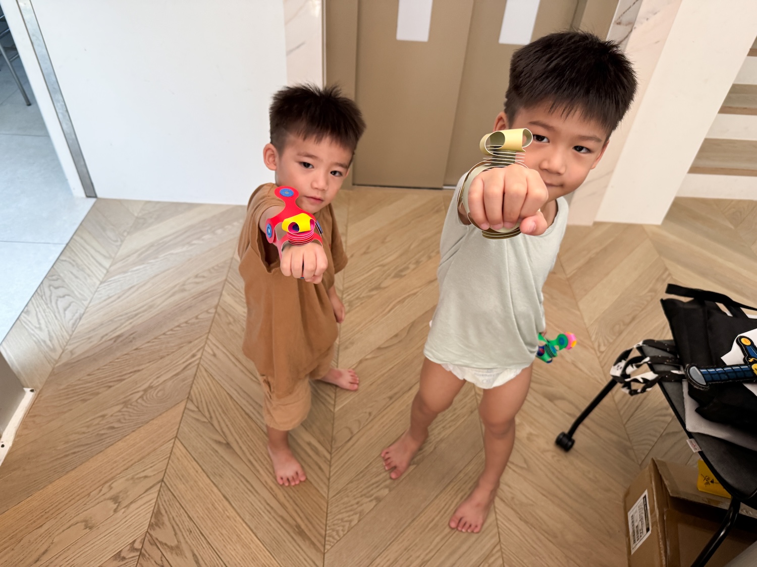 磁力片新玩法【美國Clixo創樂多磁力片:不只2D平面,還能3D變化+戴上身】史上最讚茜茜獨家套組~孩子超愛! 磁力片新玩法【美國Clixo創樂多磁力片:不只2D平面,還能3D變化+戴上身】史上最讚茜茜獨家套組~孩子超愛!