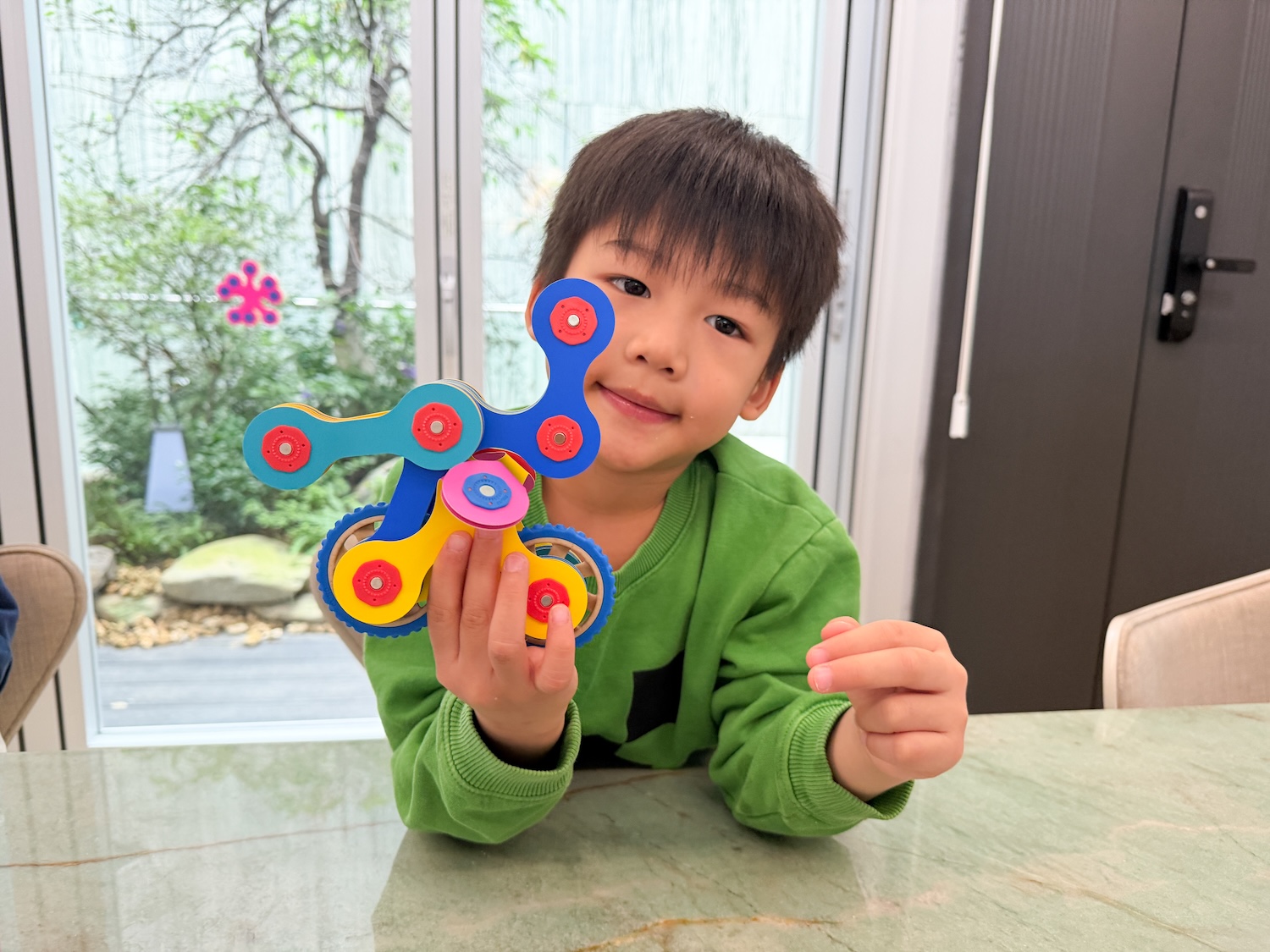 磁力片新玩法【美國Clixo創樂多磁力片:不只2D平面,還能3D變化+戴上身】史上最讚茜茜獨家套組~孩子超愛! 磁力片新玩法【美國Clixo創樂多磁力片:不只2D平面,還能3D變化+戴上身】史上最讚茜茜獨家套組~孩子超愛!