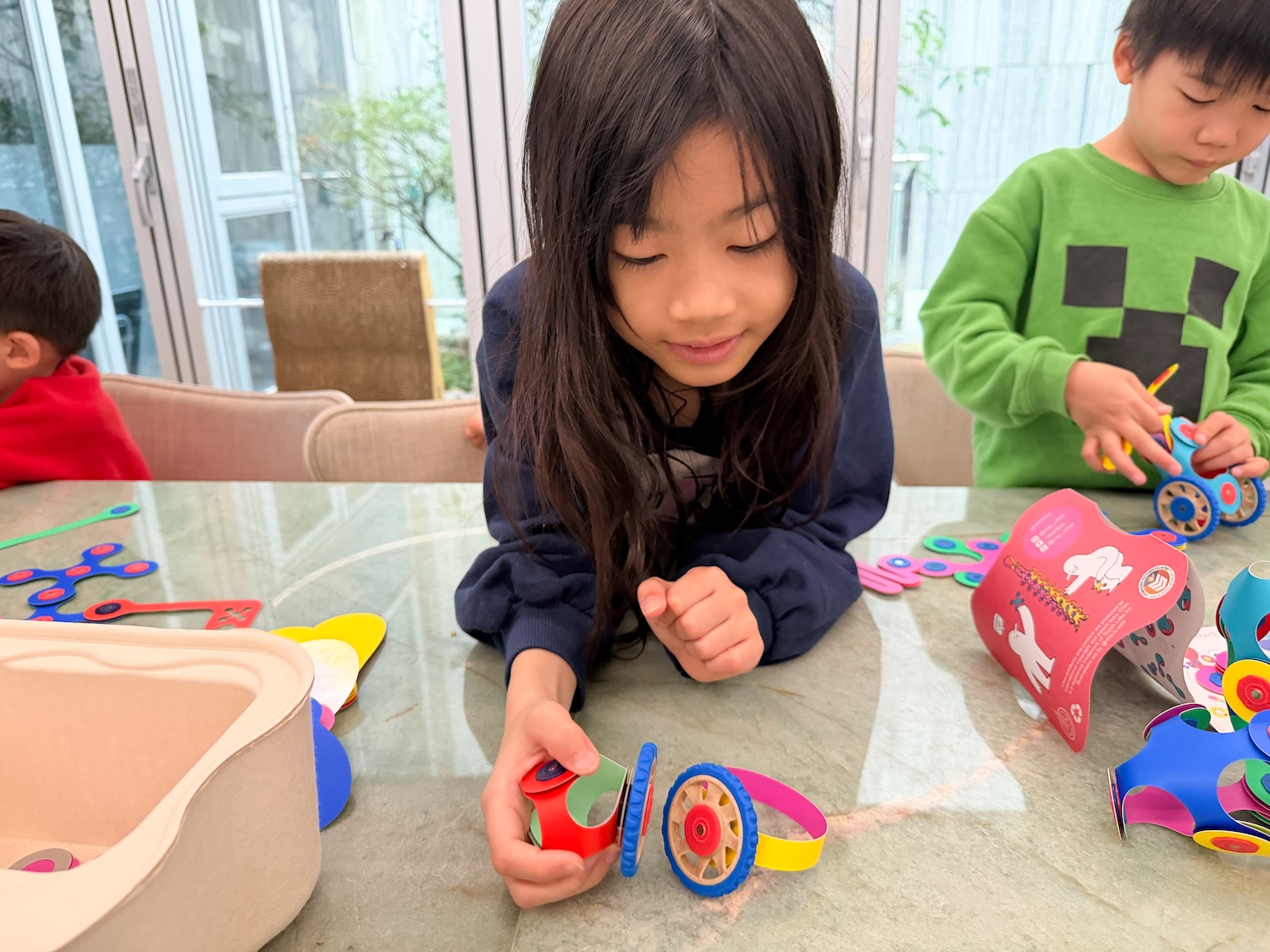 磁力片新玩法【美國Clixo創樂多磁力片:不只2D平面,還能3D變化+戴上身】史上最讚茜茜獨家套組~孩子超愛! 磁力片新玩法【美國Clixo創樂多磁力片:不只2D平面,還能3D變化+戴上身】史上最讚茜茜獨家套組~孩子超愛!