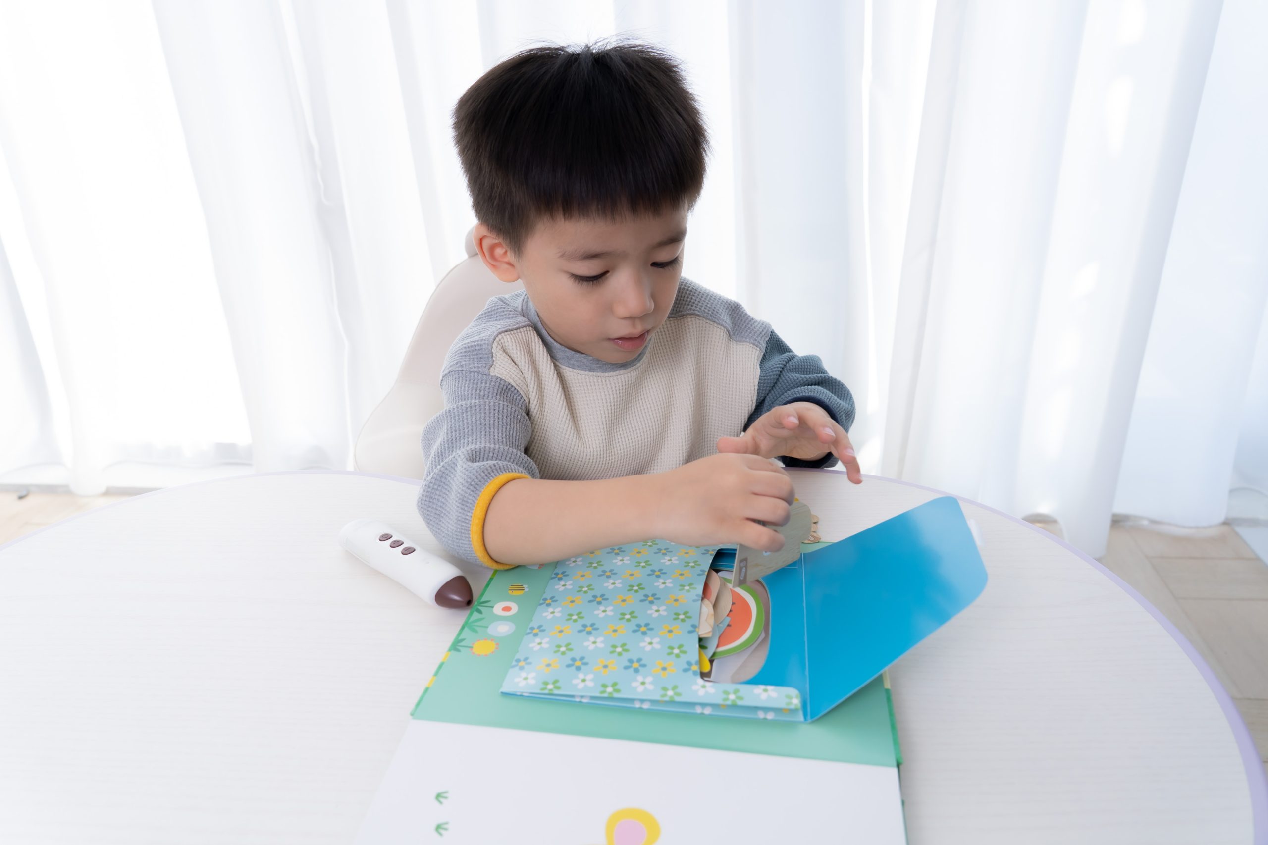 【KidsRead點讀筆x茜茜｜同步提升專注力｜幼兒英文篇。互動學習系列】+小小職人遊戲屋