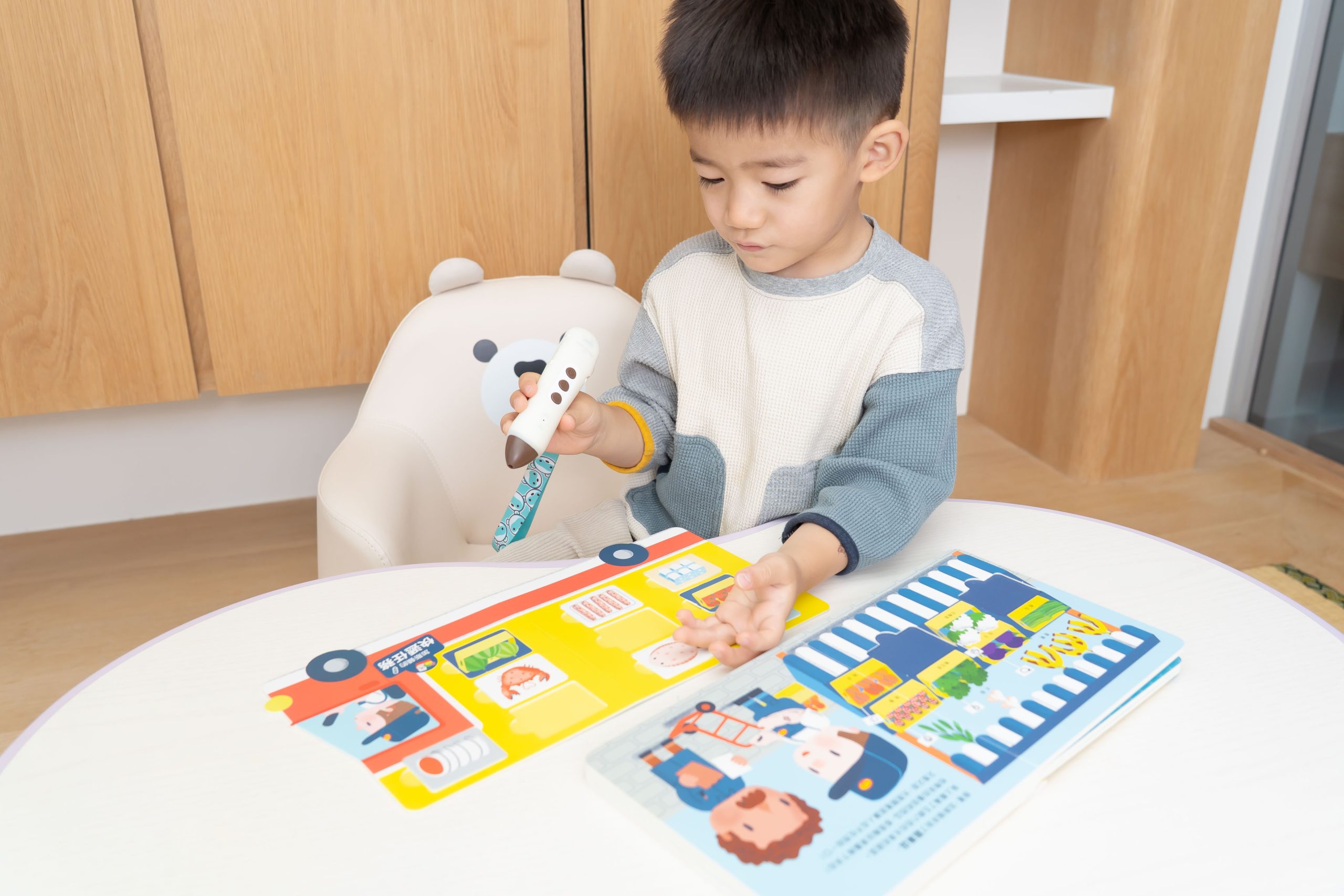 【KidsRead點讀筆x茜茜|感統語言發展|幼兒英文篇。五感認知系列】+獨家!茜茜延伸教材3款 【KidsRead點讀筆x茜茜|感統語言發展|幼兒英文篇。五感認知系列】+獨家!茜茜延伸教材3款