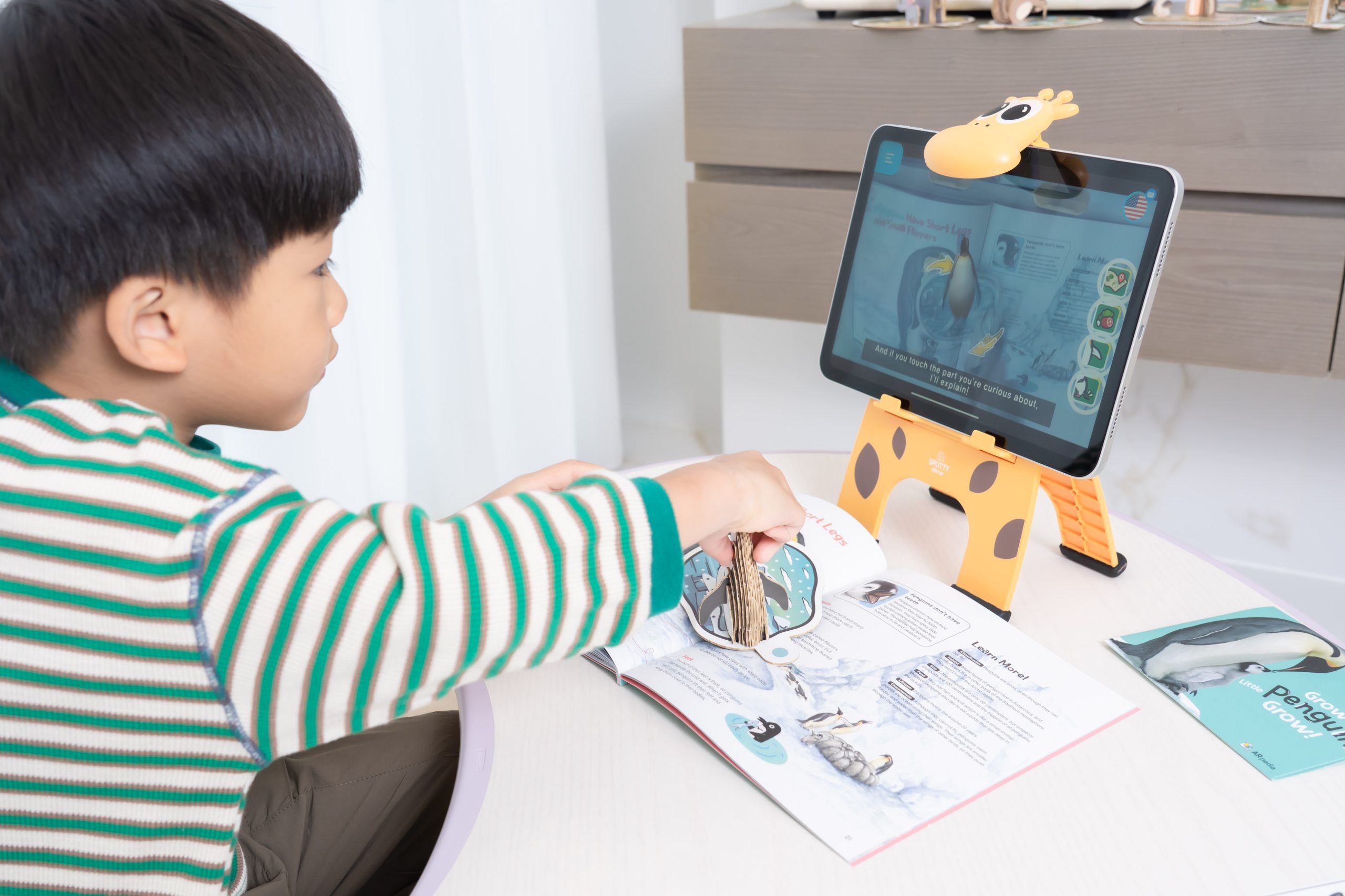 把閱讀變成孩子的主動選擇！【AR pedia虛實互動式英文繪本。中英發音】In to C社會+In to Q好奇+Science自然科普｜導讀電子書+茜茜延伸教材+學習單～茜茜團購