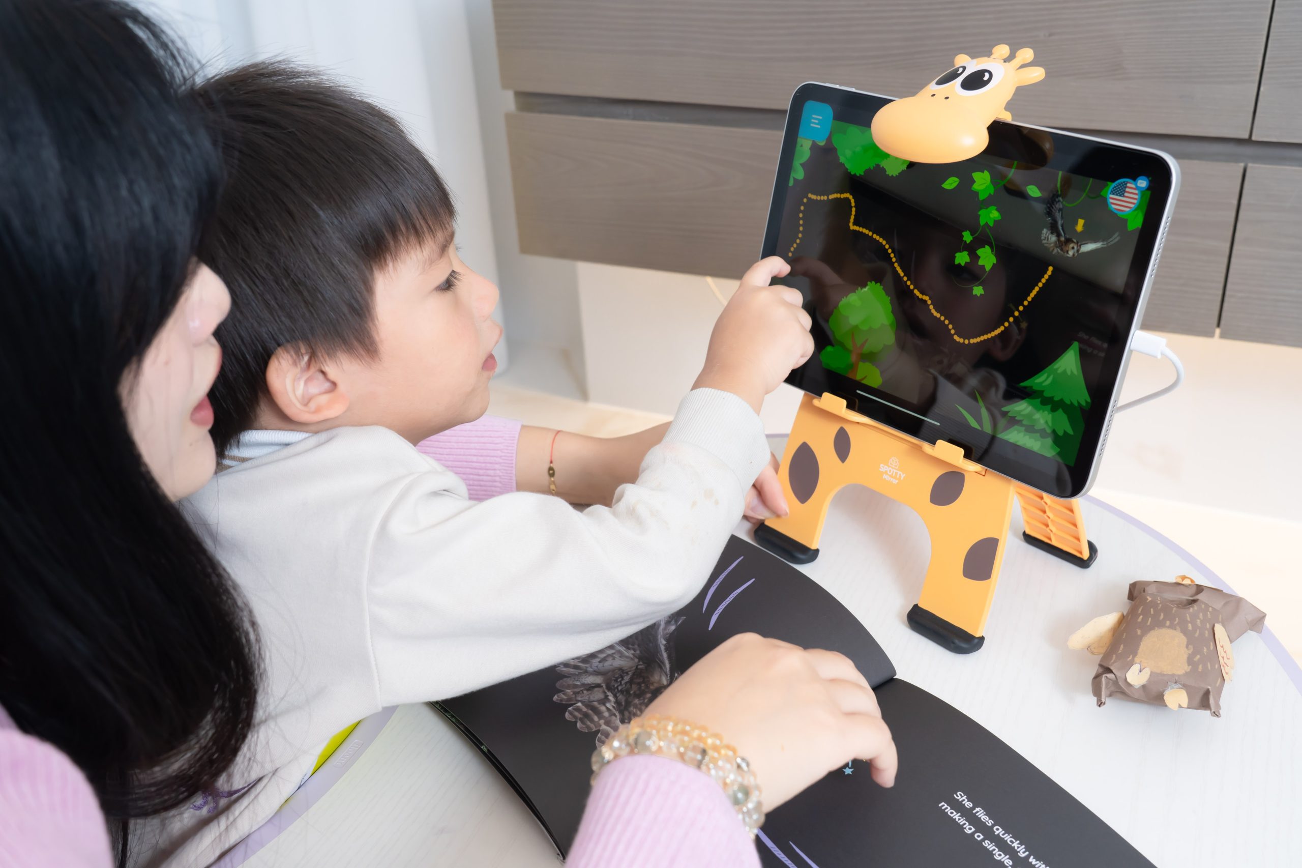 把閱讀變成孩子的主動選擇！【AR pedia虛實互動式英文繪本。中英發音】In to C社會+In to Q好奇+Science自然科普｜導讀電子書+茜茜延伸教材+學習單～茜茜團購