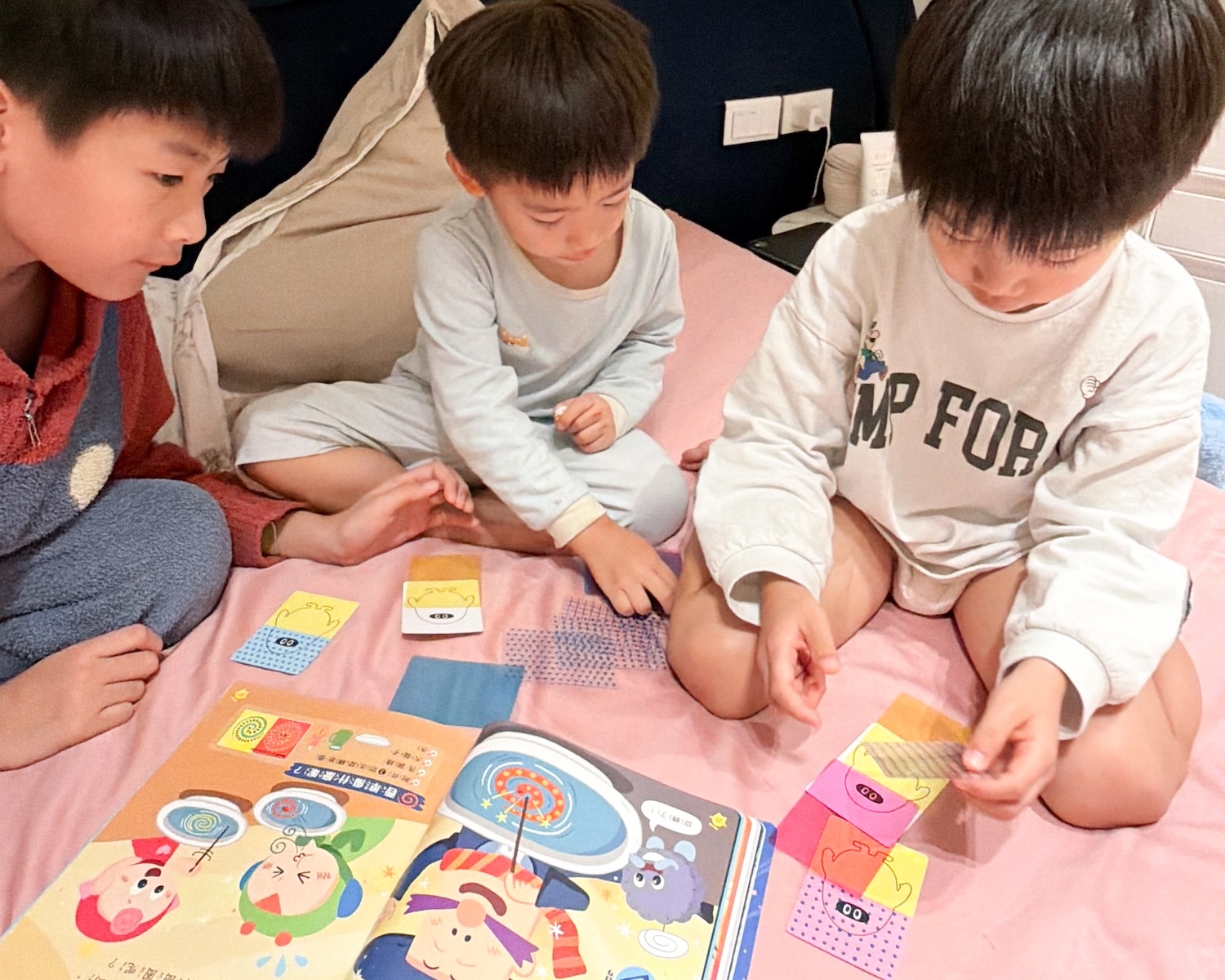 【康軒學習雜誌。故事繪本。科普繪本】點讀有聲小卡+ 茜茜獨家禮+買3年送1年!漲價前最後一團!3/1立即漲價! 【康軒學習雜誌。故事繪本。科普繪本】點讀有聲小卡+ 茜茜獨家禮+買3年送1年!漲價前最後一團!3/1立即漲價!