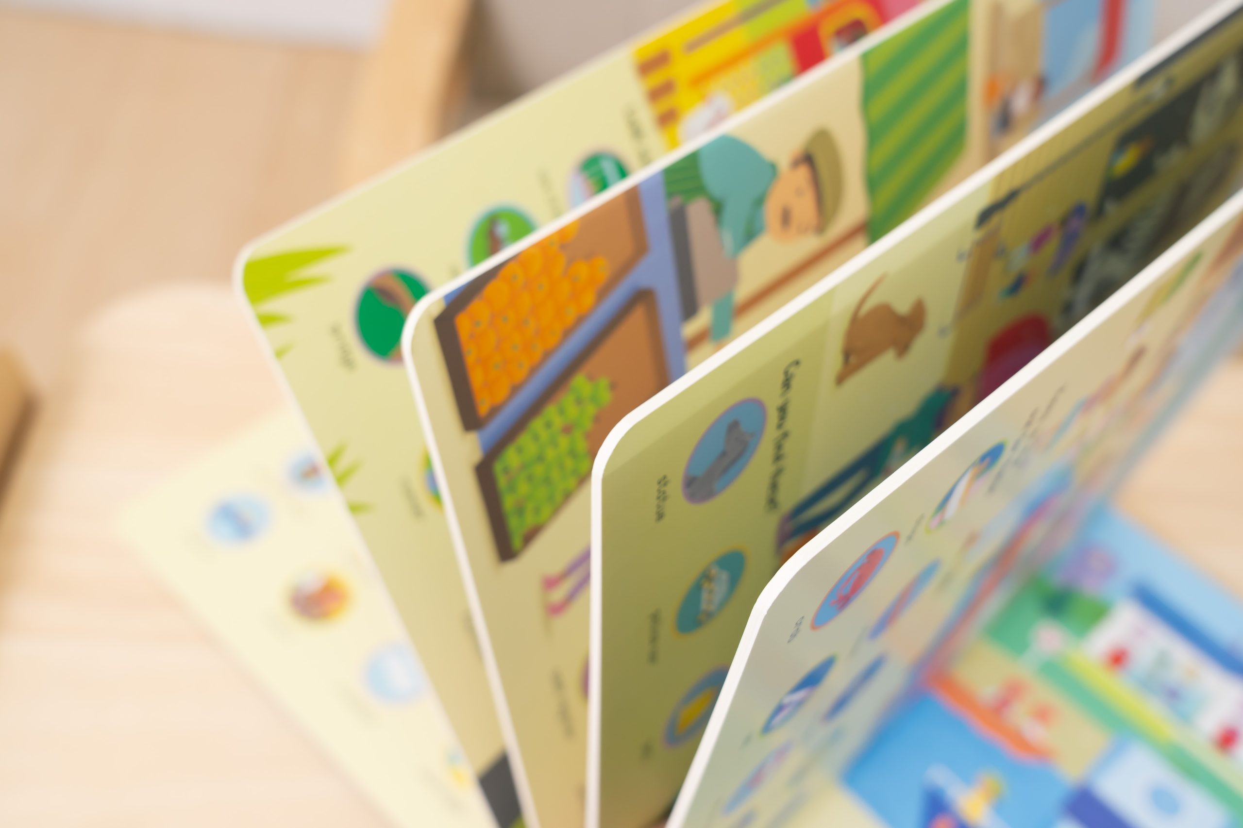 【KidsRead點讀筆x茜茜｜同步提升專注力｜幼兒英文篇。互動學習系列】+小小職人遊戲屋