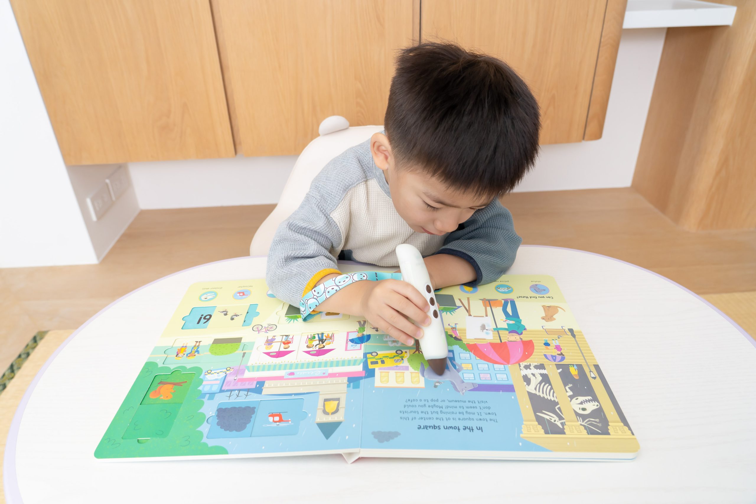 【KidsRead點讀筆x茜茜｜同步提升專注力｜幼兒英文篇。互動學習系列】+小小職人遊戲屋