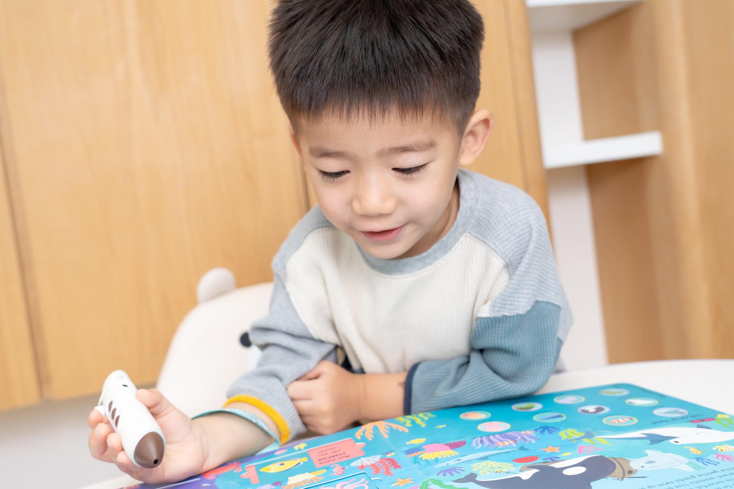 【KidsRead點讀筆x茜茜｜同步提升專注力｜幼兒英文篇。互動學習系列】+小小職人遊戲屋