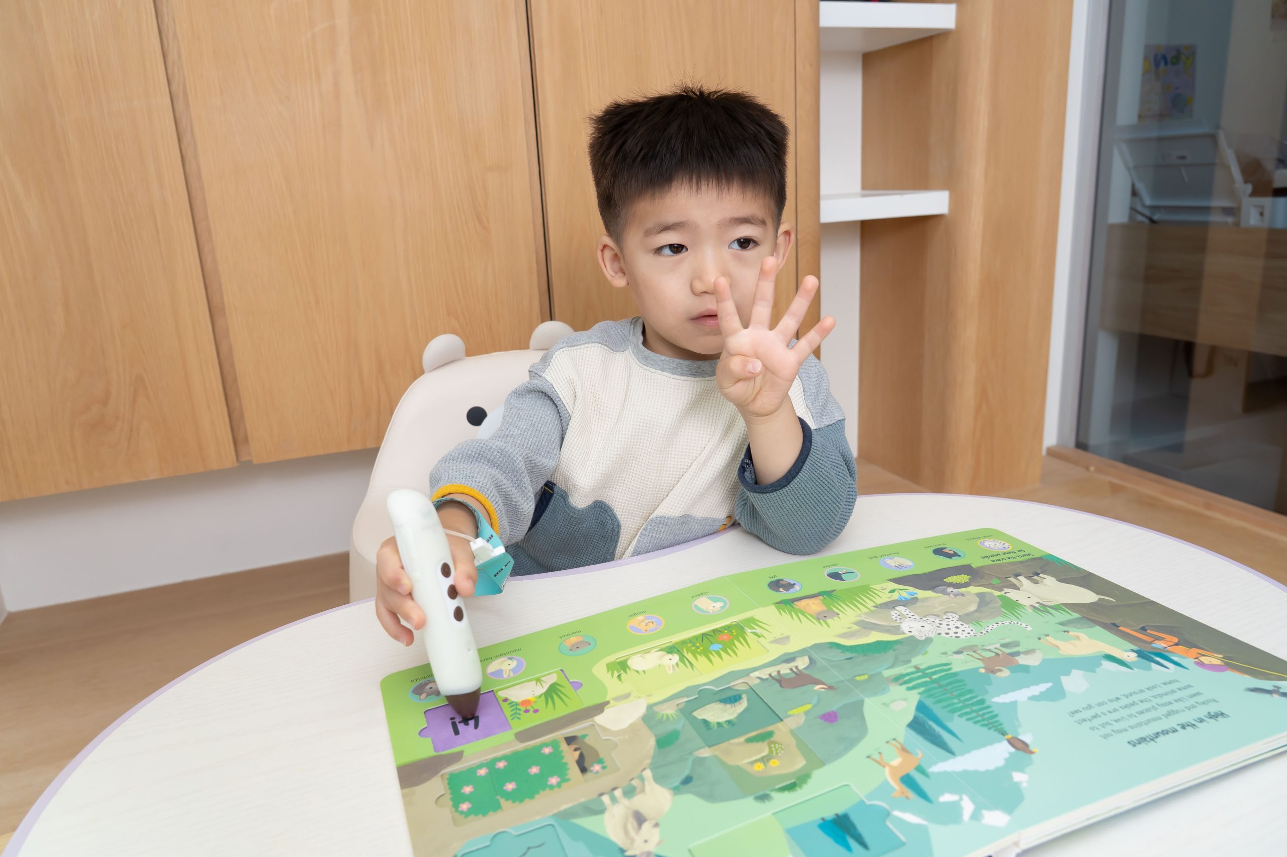 【KidsRead點讀筆x茜茜｜同步提升專注力｜幼兒英文篇。互動學習系列】+小小職人遊戲屋