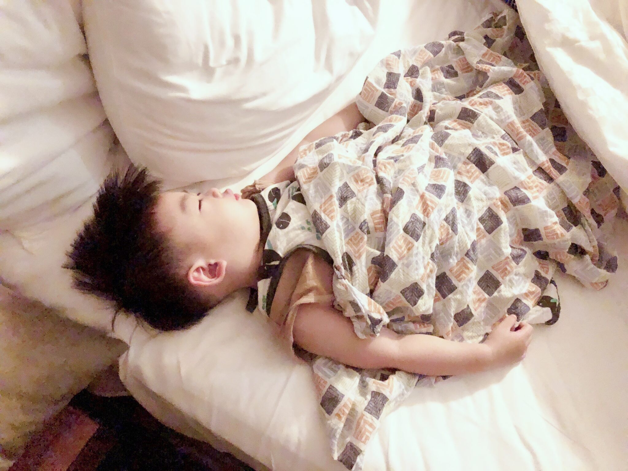 不用硬撐！生孩子前先把「育嬰留停津貼 X 勞保生育給付」補助全搞懂